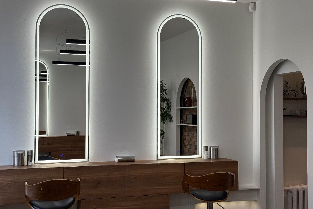 Makiažo ir antakių meistrė Monika Tva, Vilnius