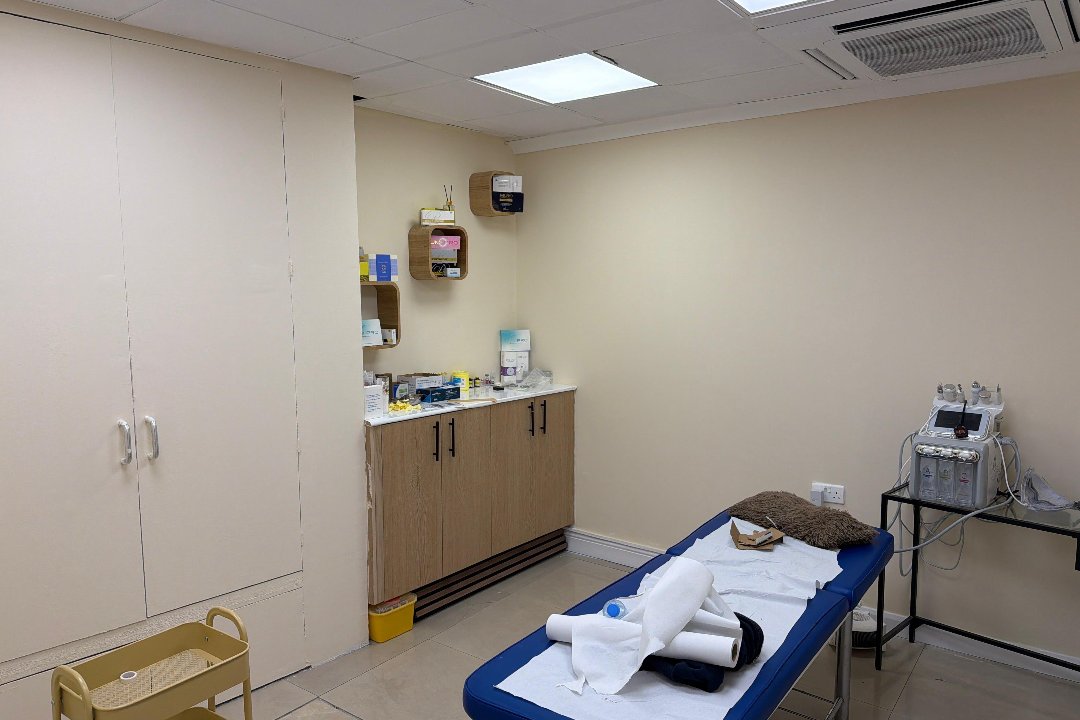 Homsi clinic London, Ealing Broadway Centre, London