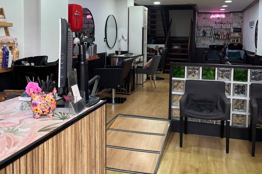 Soho estilistas by Lidia Ruiz, Santander, Cantabria