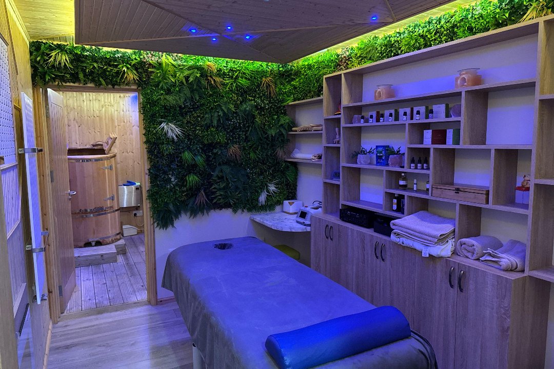 Etera Medical Centre, Grove Green Road, London