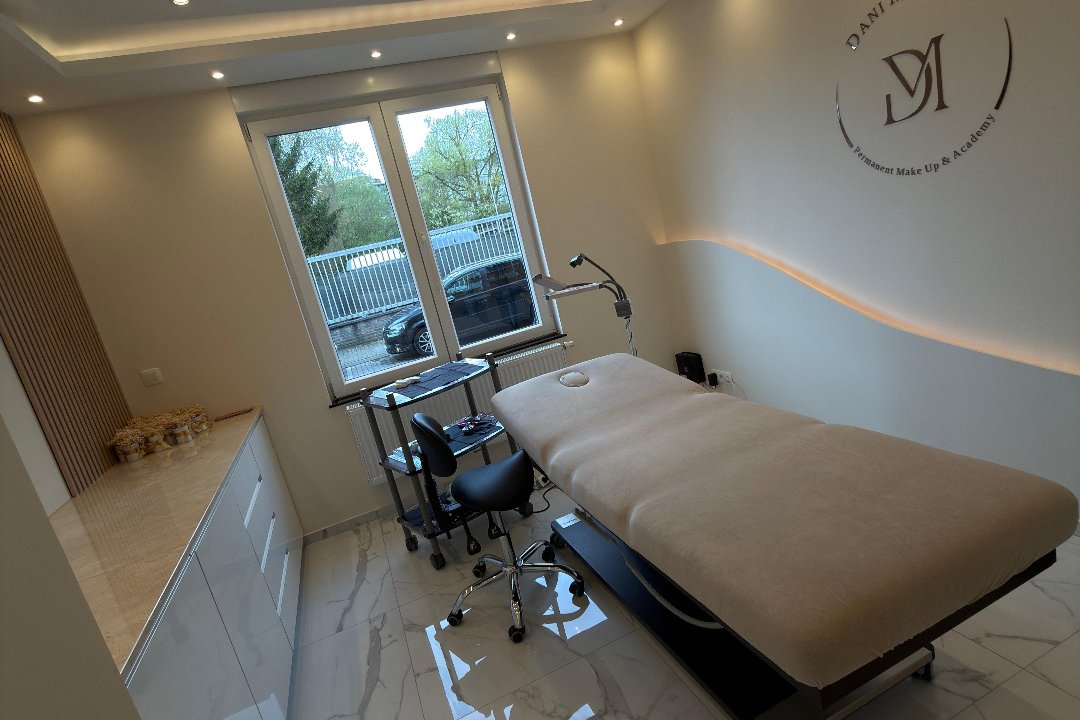 Dani Menezes, Sint-Pieters-Leeuw, Flemish Brabant