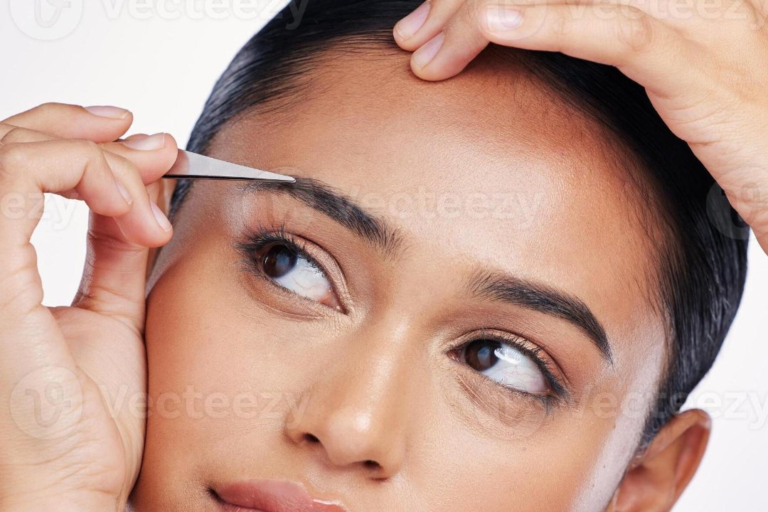 Dappermore Ladies-NEW OWNERSHIP LEO BEAUTY BAR, Bank, London