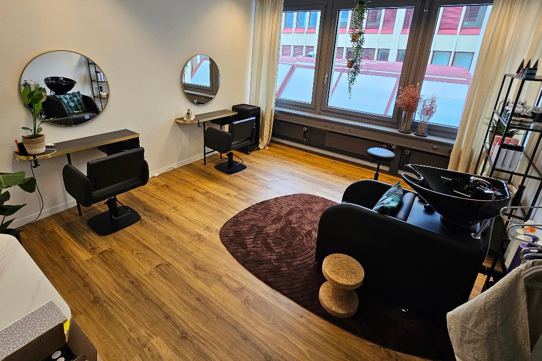 daycrunch Coiffure by Nina., Opfikon