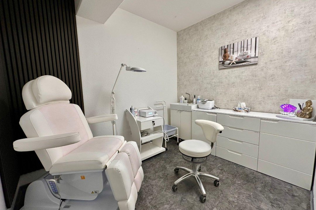 Crystal Beauty Leipzig, Holzhausen, Leipzig