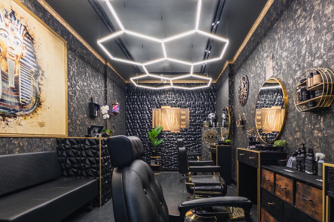 CHANCE BARBER, Rue Saint-Denis, Paris