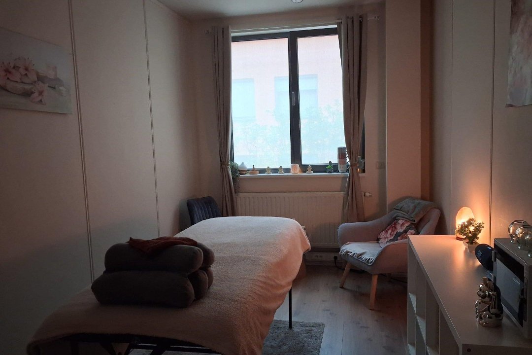 Aurore Sérénité, Globe, Uccle