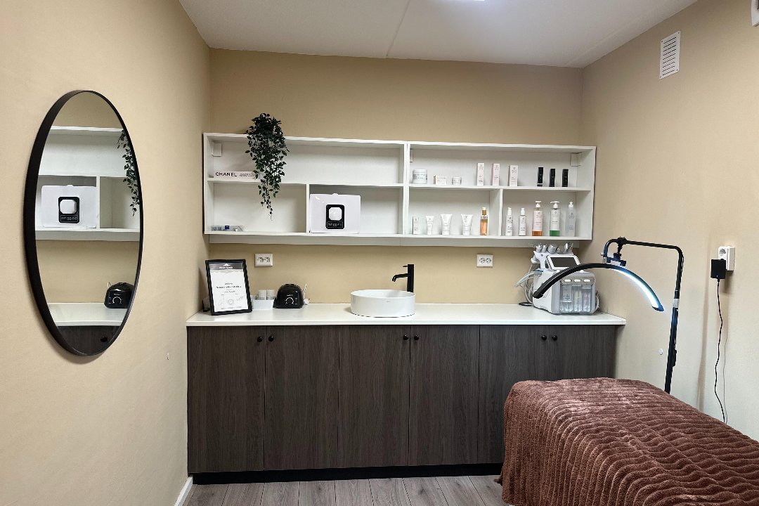 Nazskinclinic, Zaandam, Noord-Holland