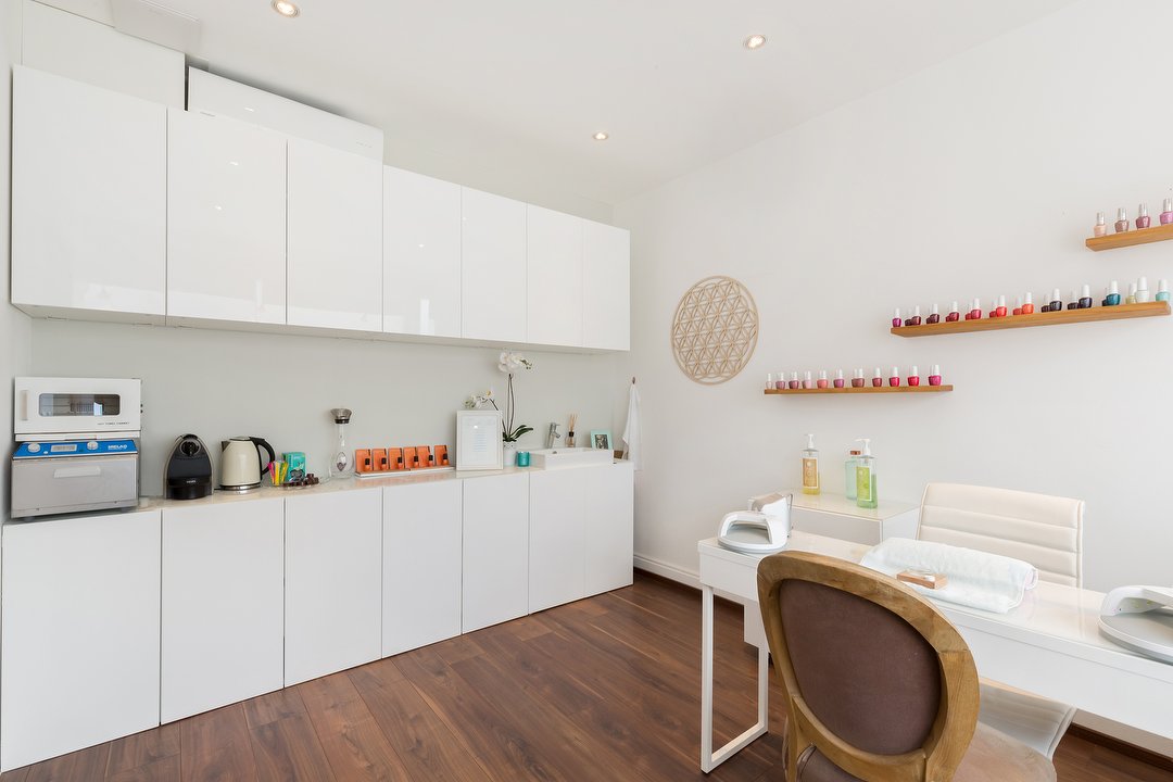 Zsofia Szabo Nail Spa & Care, Kreis 7, Zürich