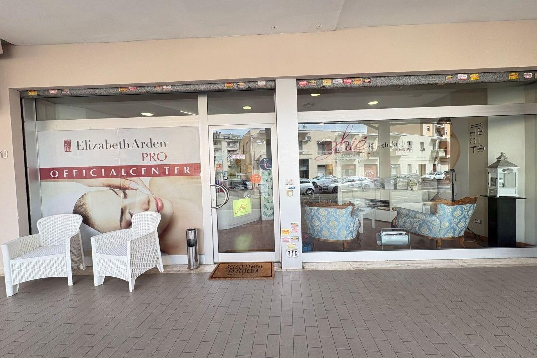 Centro Estetico Ghié - Estetica con Nail's e PMU, Campo Boario, Latina