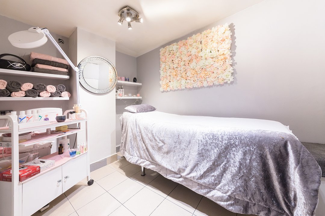 Taylor'd Beauty by Nadia, Islington, London