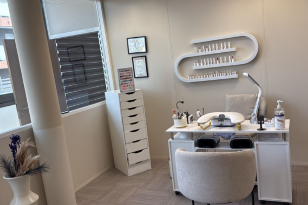 Amel Beauty Nails, Nissan Lez Enserune, Languedoc-Roussillon