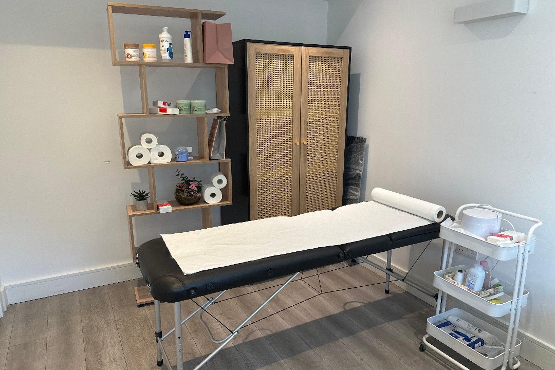 Lola Waxing, Syon House, London