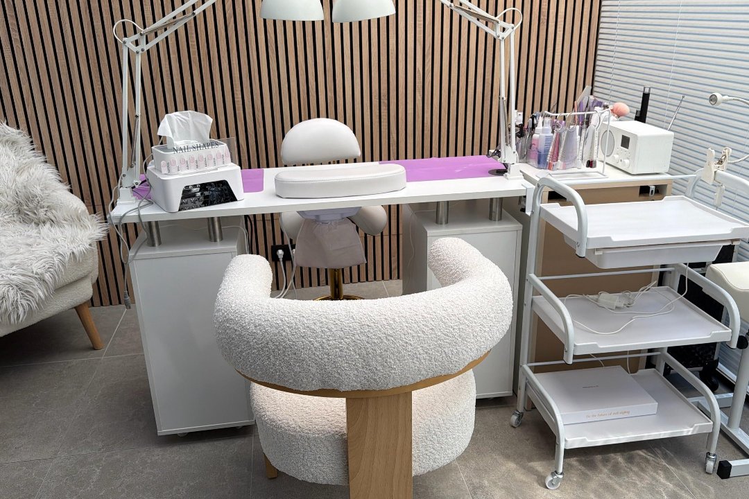 Nails by Vesi, Rerum Novarum, Antwerp