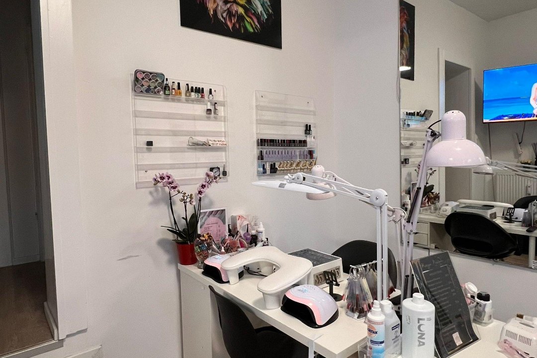 Olha Jahanyar Nagelstudio München, Berg am Laim, München
