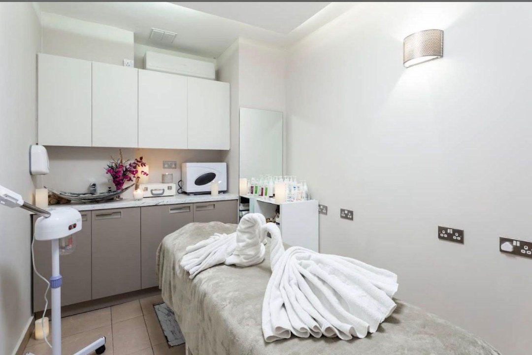 SKAF Health&Beauty London, Whitstable