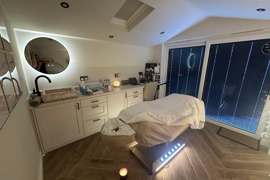 Jennifer Renee Beauty, Manchester