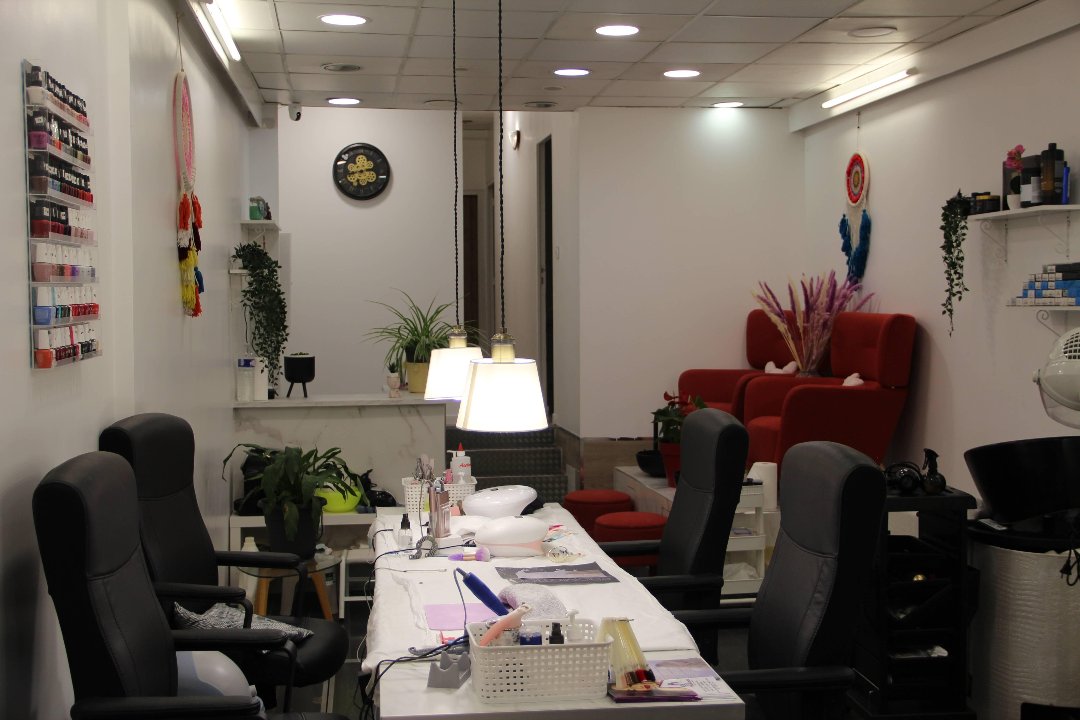 Viollete, Métro Père-Lachaise, Paris