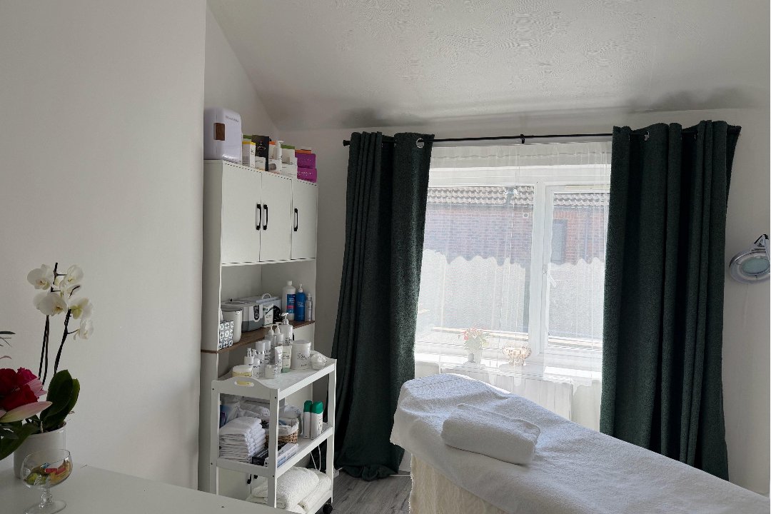 Bio.live.aestetics, Bromley Museum, London