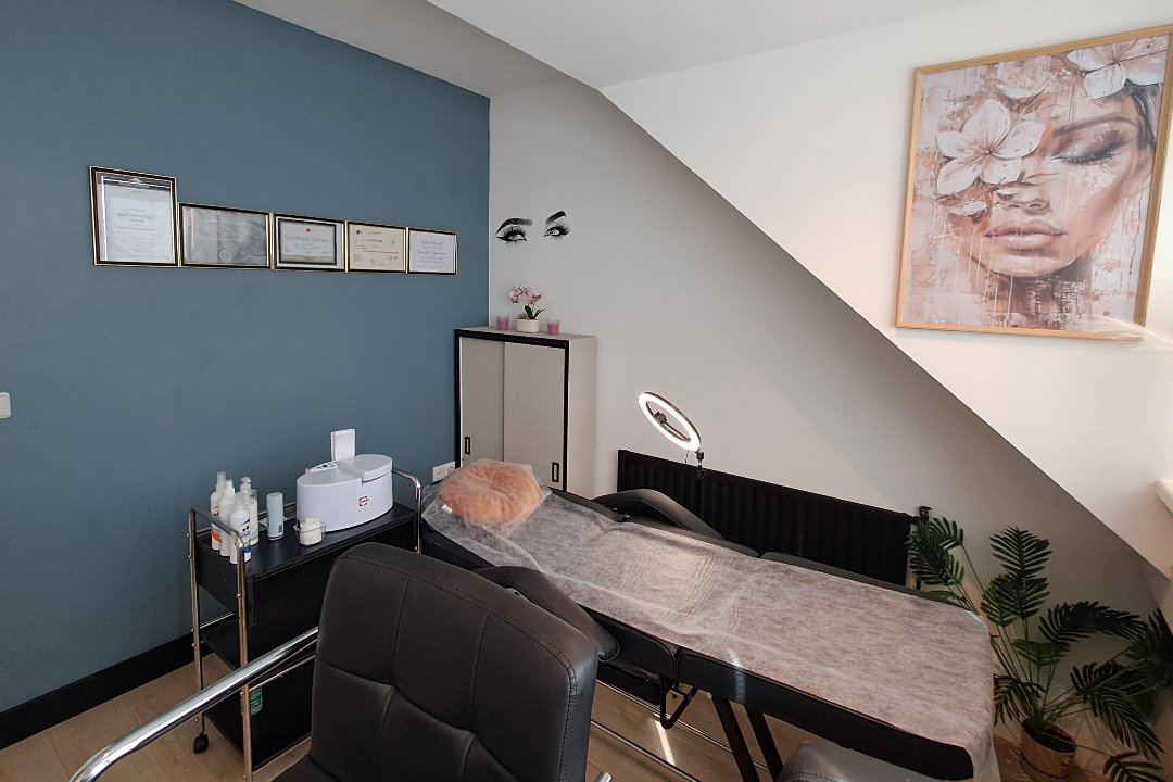 Yash Brow & Wax studio, IJsselmonde, Rotterdam