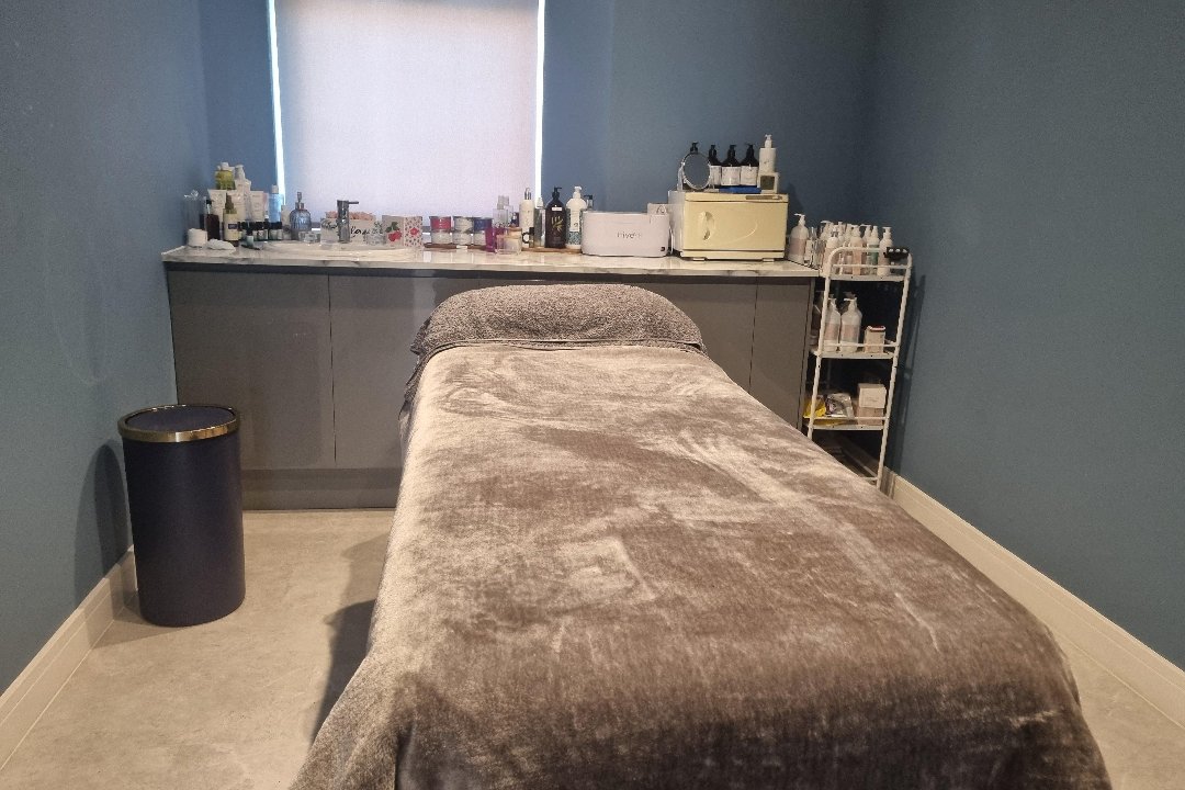 Tangtastic Beauty - At Ella Por La Belleza (TUESDAYS), Torrance, Glasgow Area