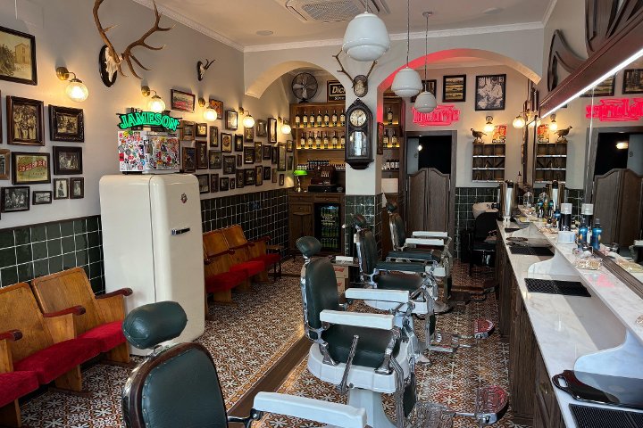 La barbería del Tío Jorge "el Tubo" - Barbier Zaragoza - Photo de galerie - OneBooking
