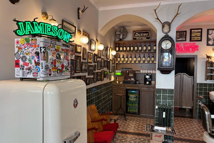 La barbería del Tío Jorge "el Tubo" - Barbier Zaragoza - Photo de galerie - OneBooking