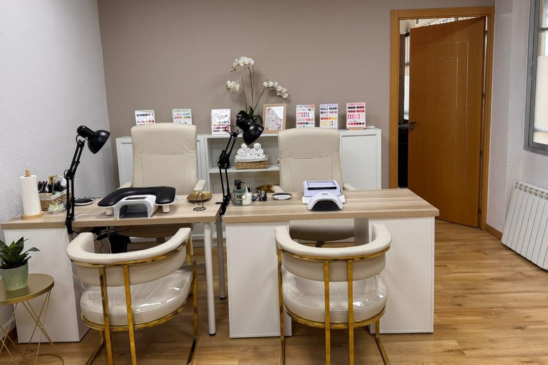 Layash Estudio de Belleza, Cerro – El Molino, Comunidad de Madrid