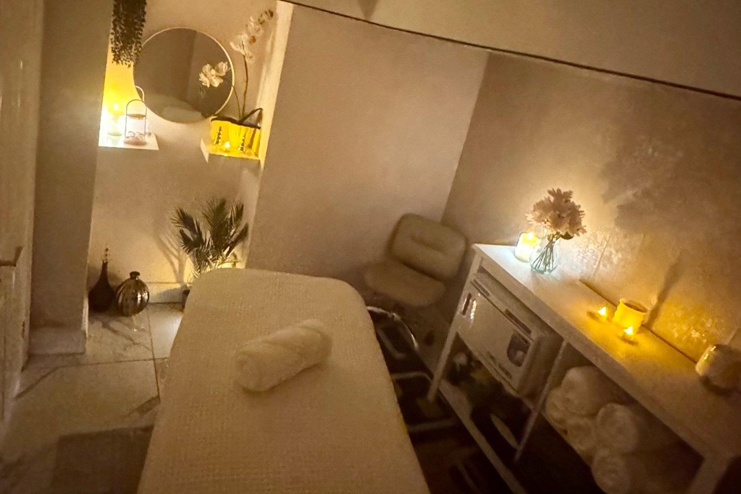 Soho  Massage   By:Sgbeauté Lounge, D'Arblay Street, London