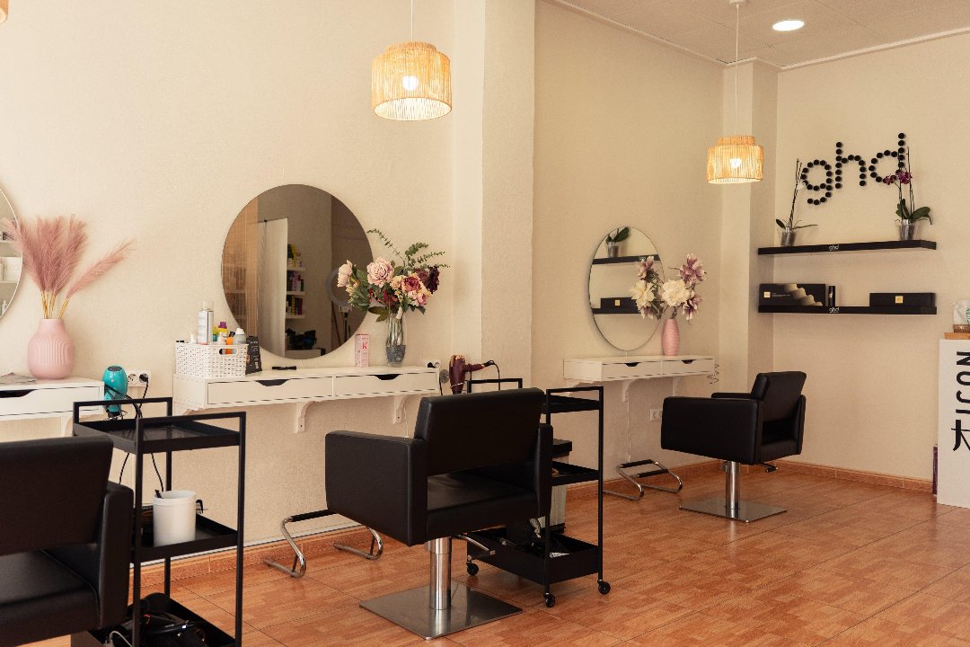 Nueva York Hair Salon by Sarai Ramírez, Petrer, Alicante