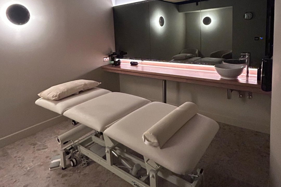 Wellbeing Massage & Pain Relief - Moorgate, London