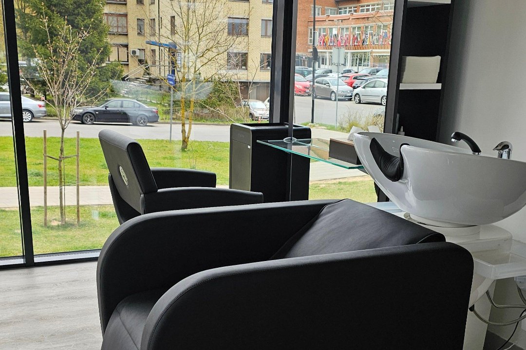 Plaukų meistrė Viktorija, Naujininkai, Vilnius