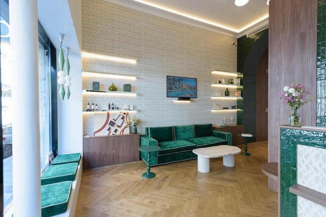 Drainage Renata França, Rue de Passy, Paris