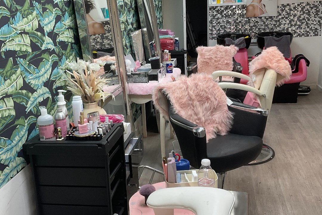 Urban Muse Salon, The Mall Wood Green, London