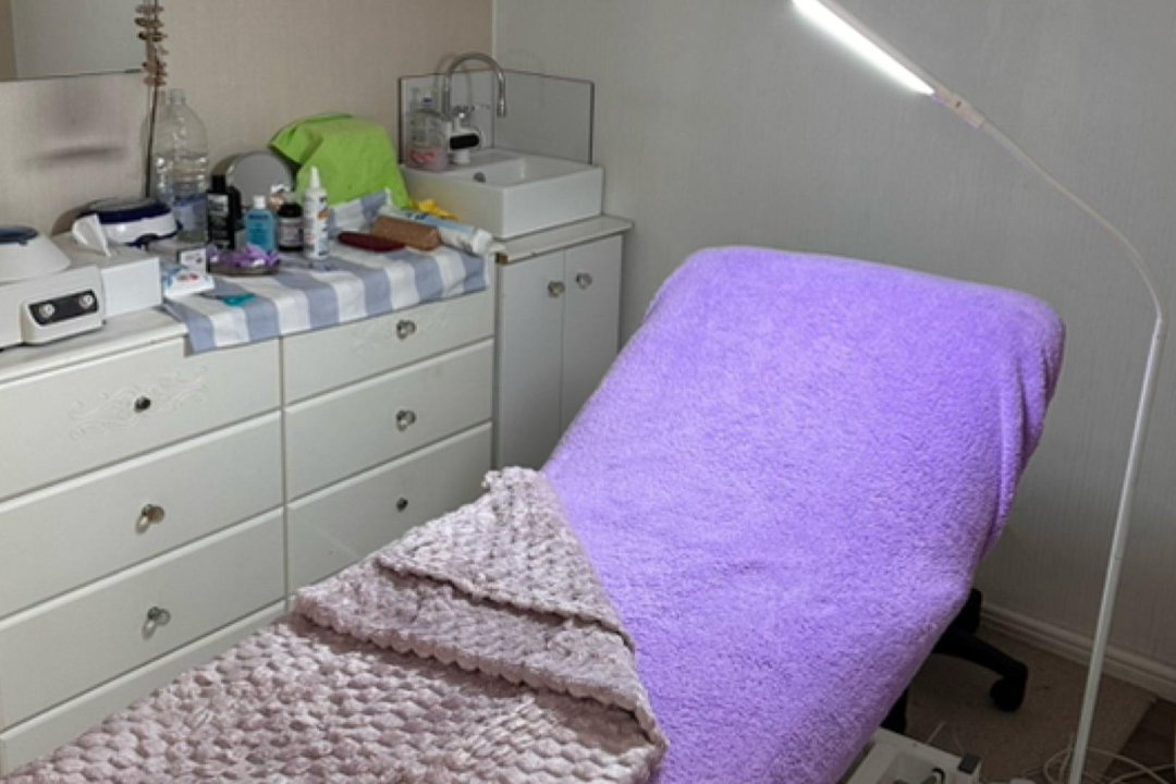 Amber Beautykrasa, The Cotswolds