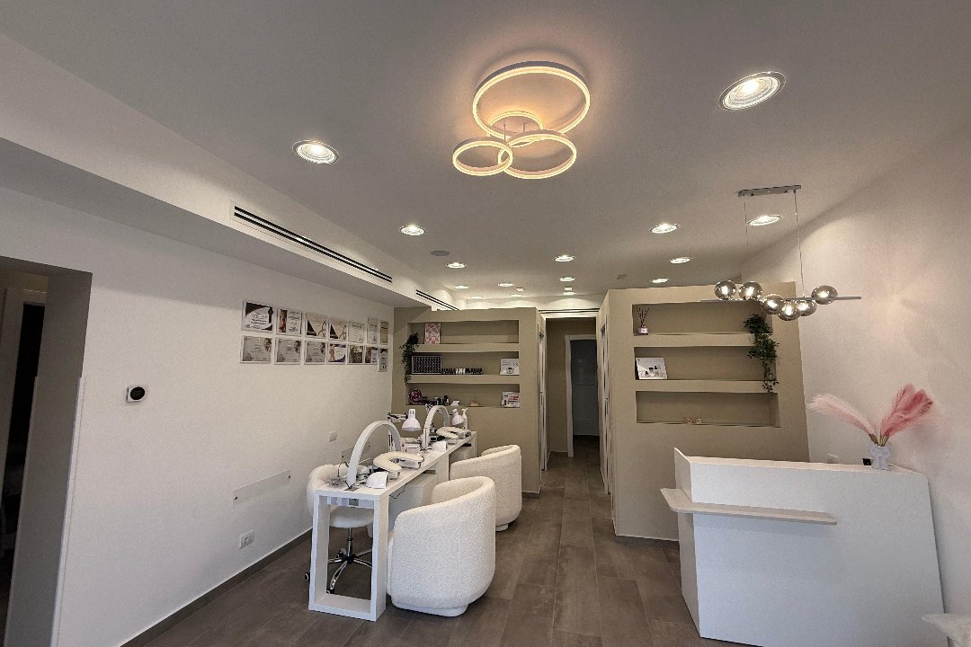 Les Belles, Castelverde, Roma