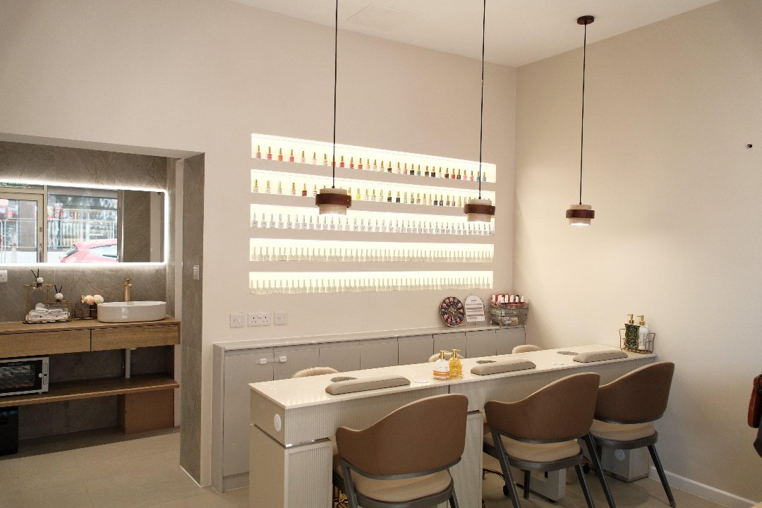 La Belle Putney Nails, Thamesfield, London