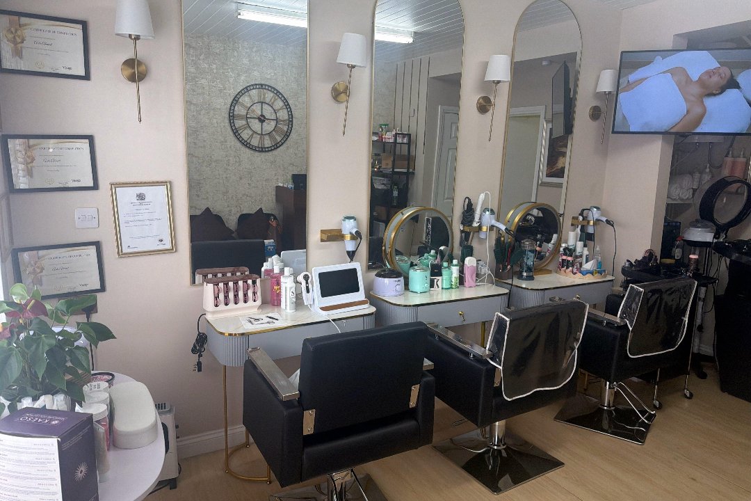 Maya's Hair & Skin Clinique, Harpenden, Hertfordshire