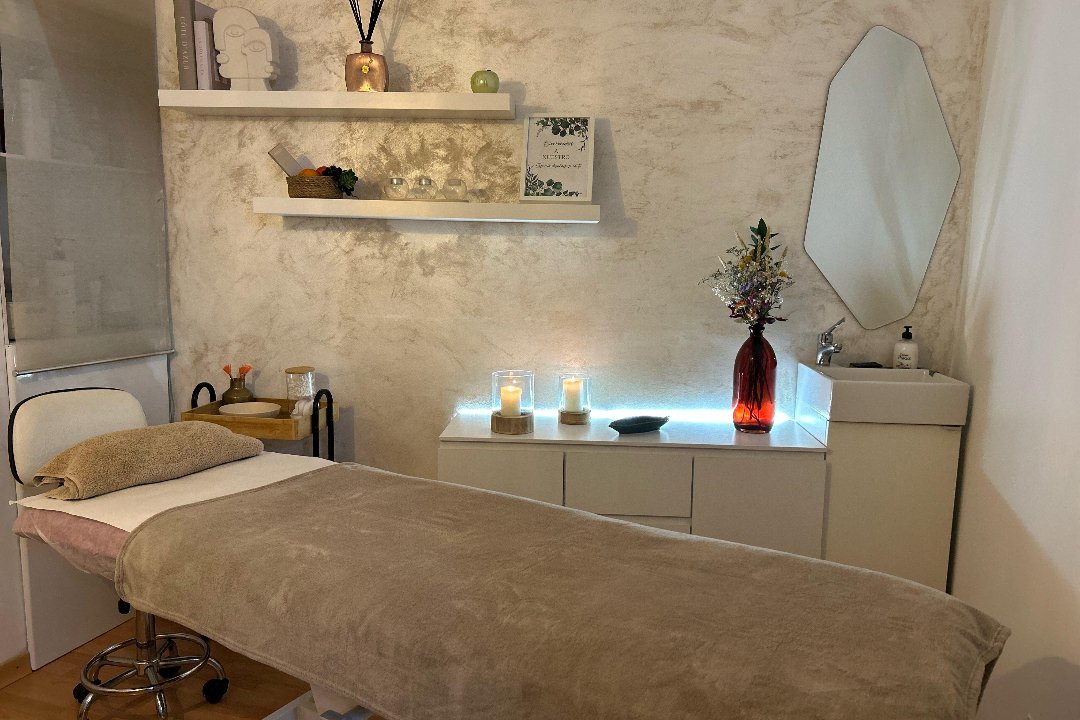 J.E Lab estética Avanzada y Wellness, Arrancapins, Valencia