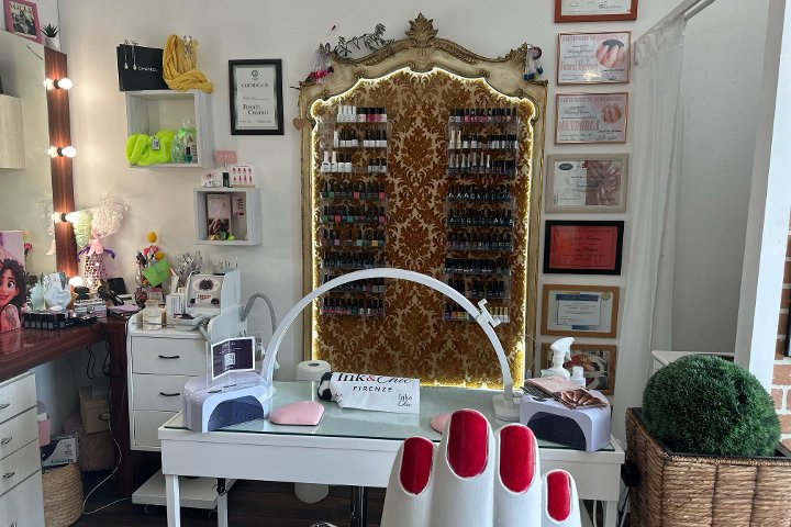 Ink & Chic Firenze - Onglerie Firenze FI - Photo de galerie - OneBooking