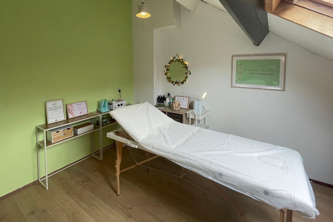Junia’s Beauty Waxing, Zuid-Holland