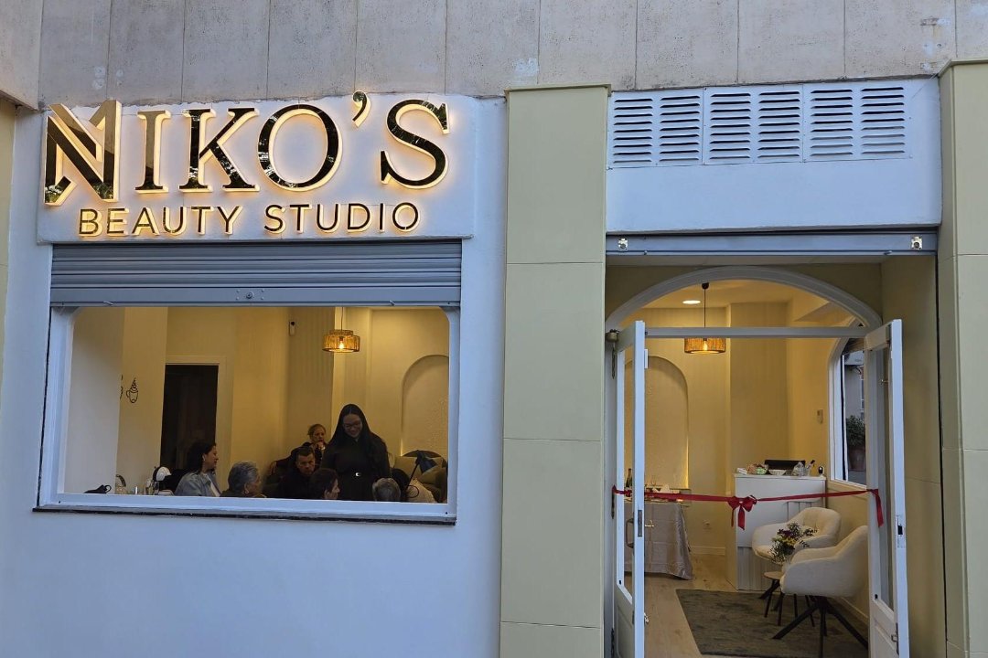 Nikos Beauty Studio, Metro Barrio del Pilar, Madrid