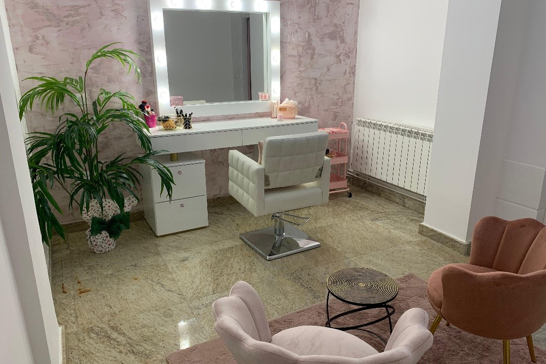 Muaet Beauty Studio, Zamora