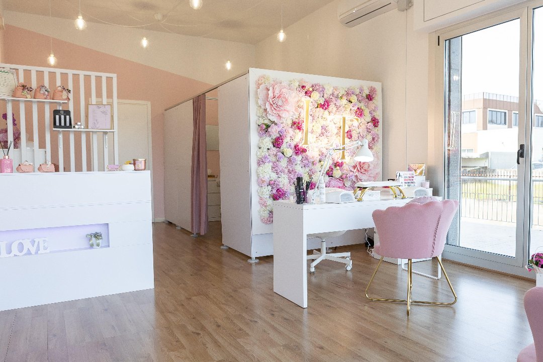 LT Nails & Beauty, Stra, Padova Provincia
