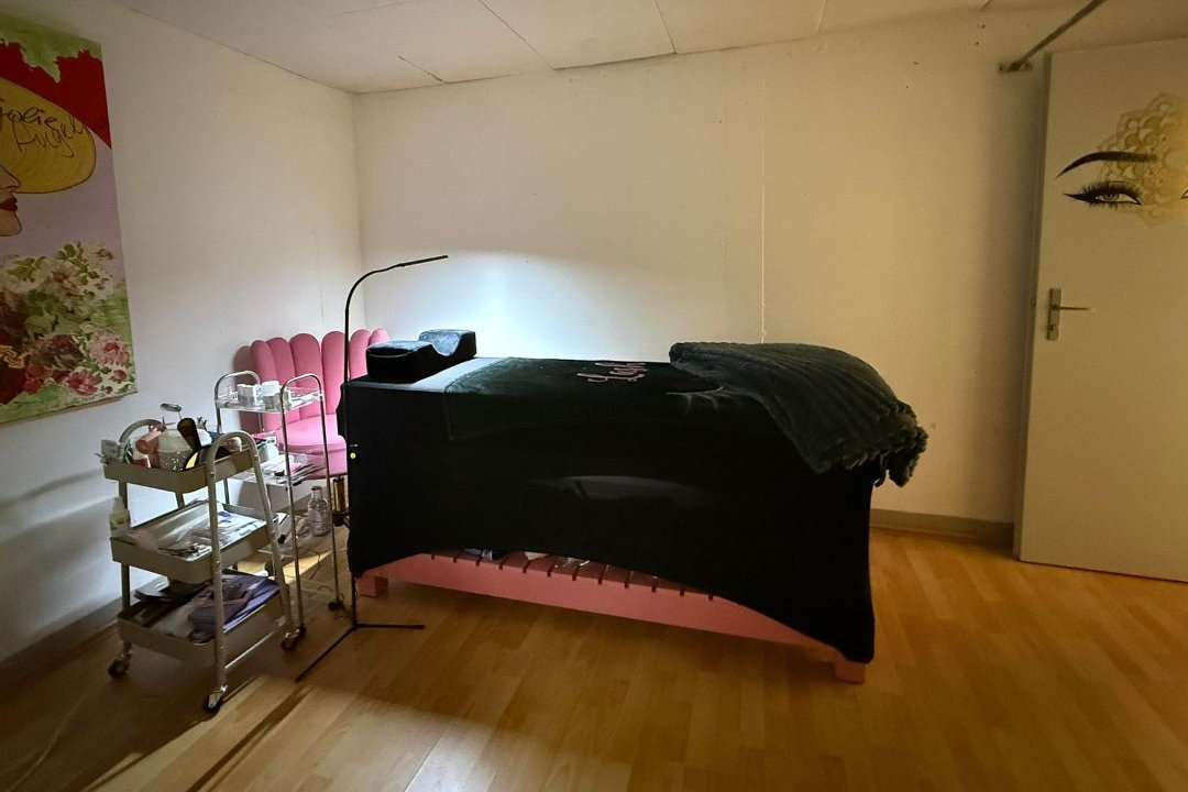 Beauté Maison Nita, Hinwil, Kanton Zürich
