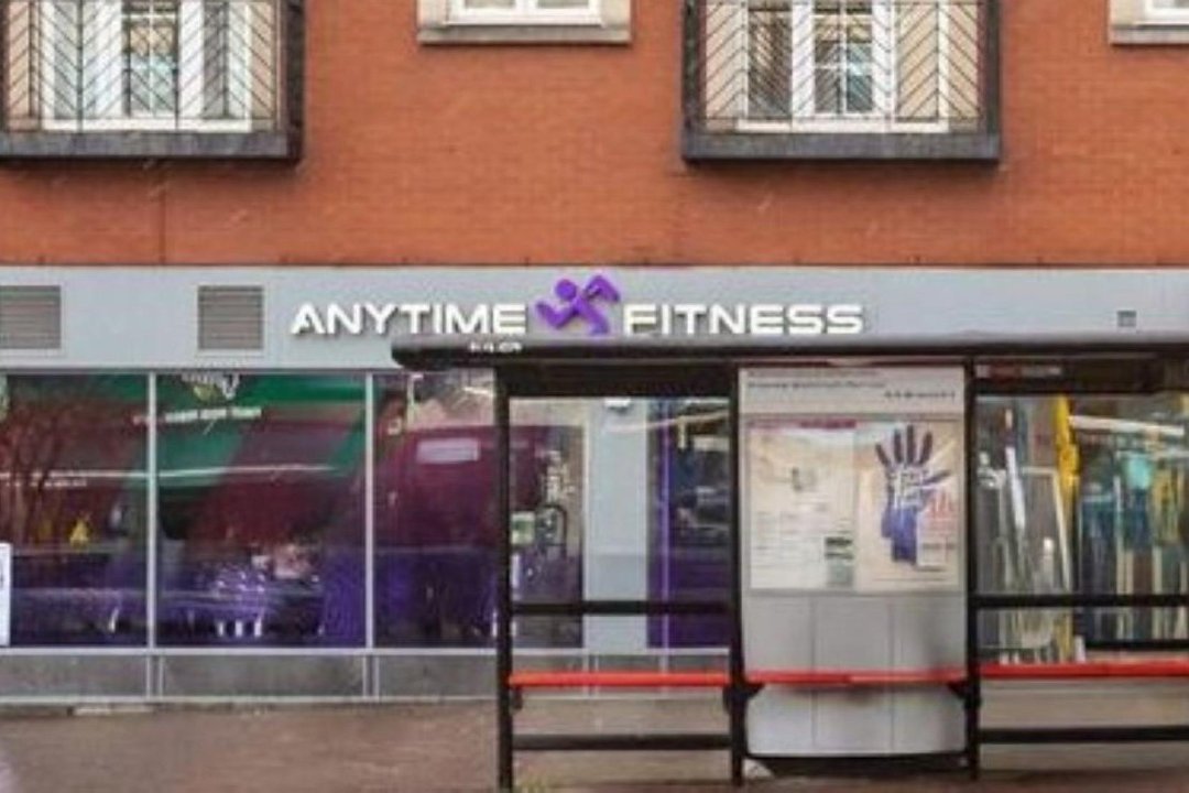 Nailbarbyhayqa, Upminster Bridge, London