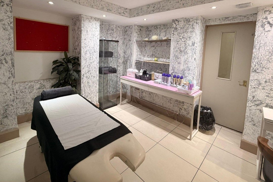 Fiona Beauty & Wellness, Norfolk Square, London