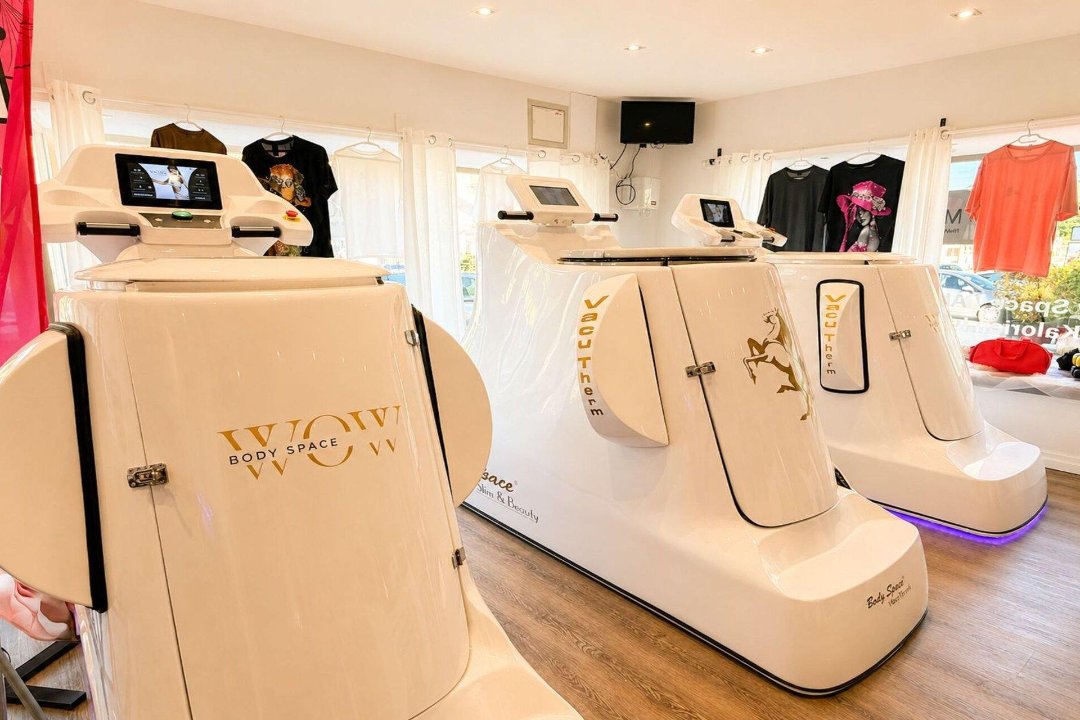 Monika Wellness Beauty und Medizinische Praxis, Neuenhof, Kanton Aargau