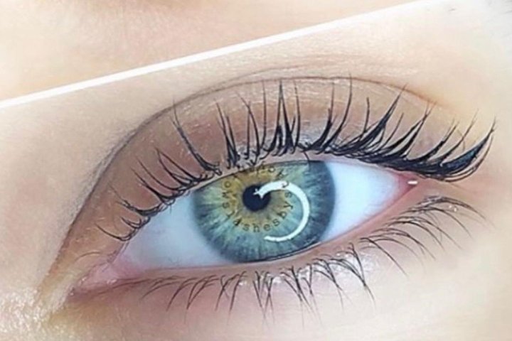 Yulia Lashbrow Maker - Sourcils & cils Melito di Napoli - Photo de galerie - OneBooking