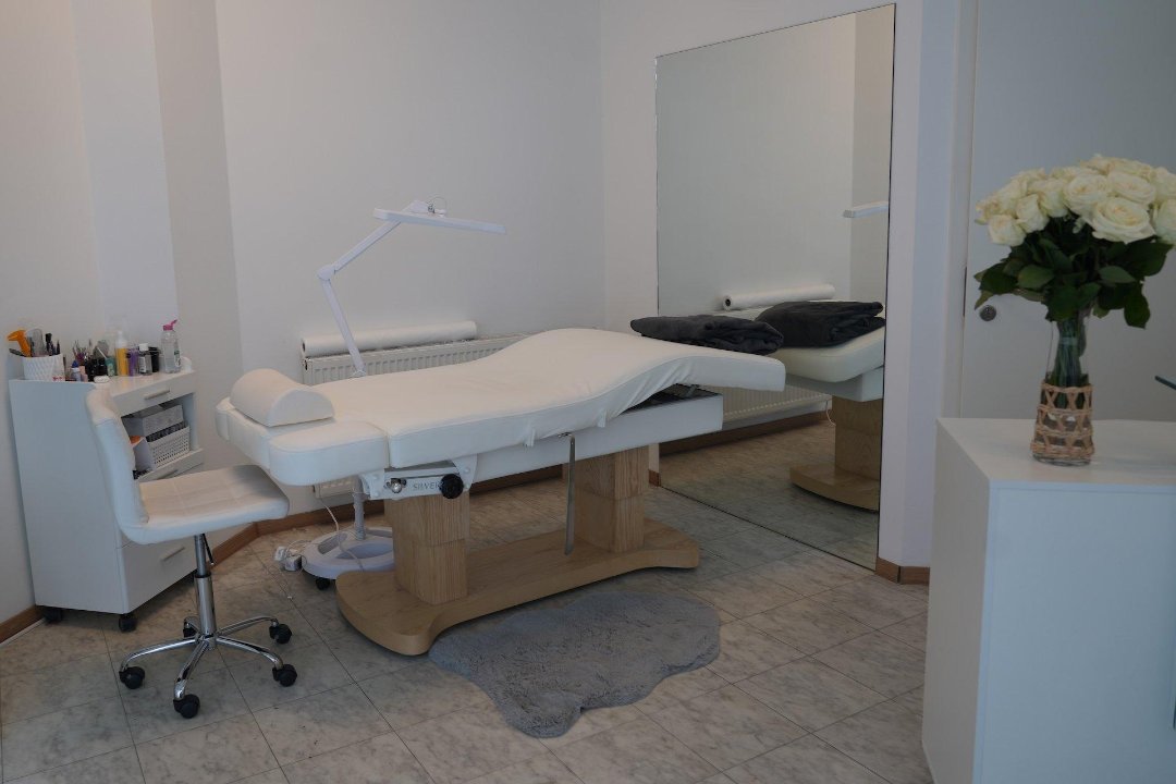 Iris Beauty Studio, Leopoldstraße, München