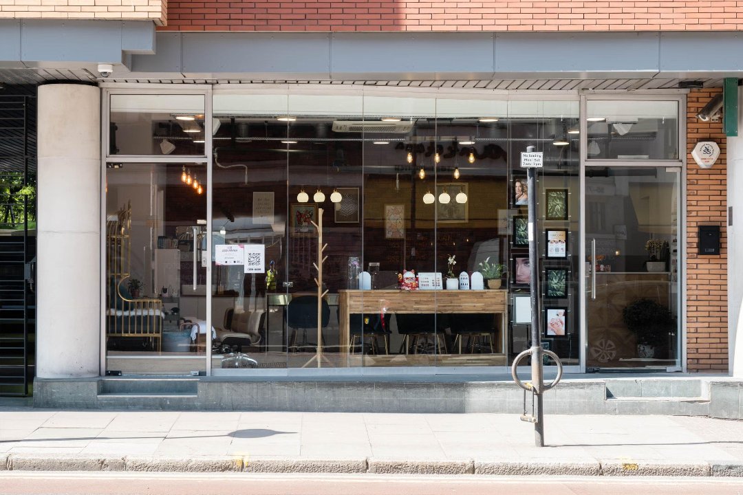 Contour Beauty Lab, Bartholomew Square, London